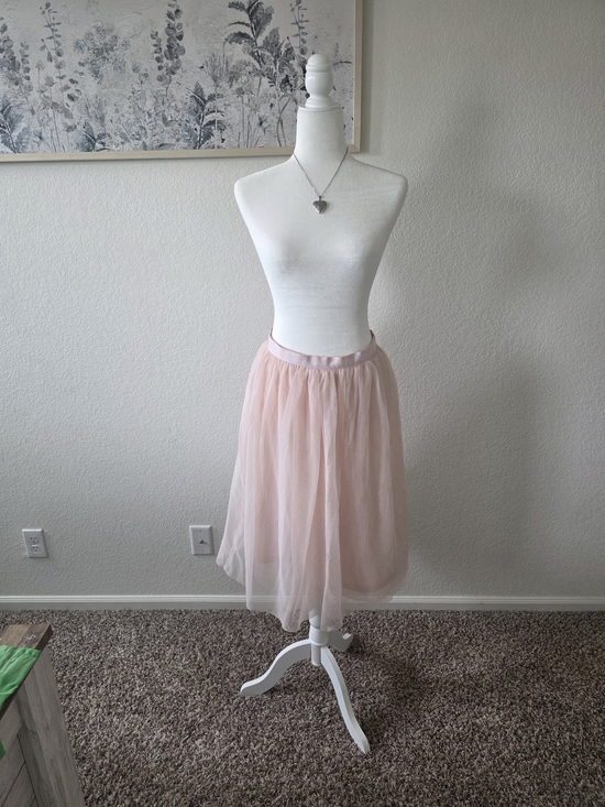 H&M Dresses & Skirts - Women's Pink Tulle Skirt - Soft A-Line Midi